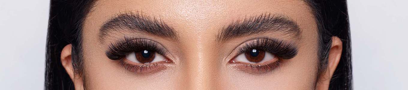 مژه های سفید نئون-طلایی